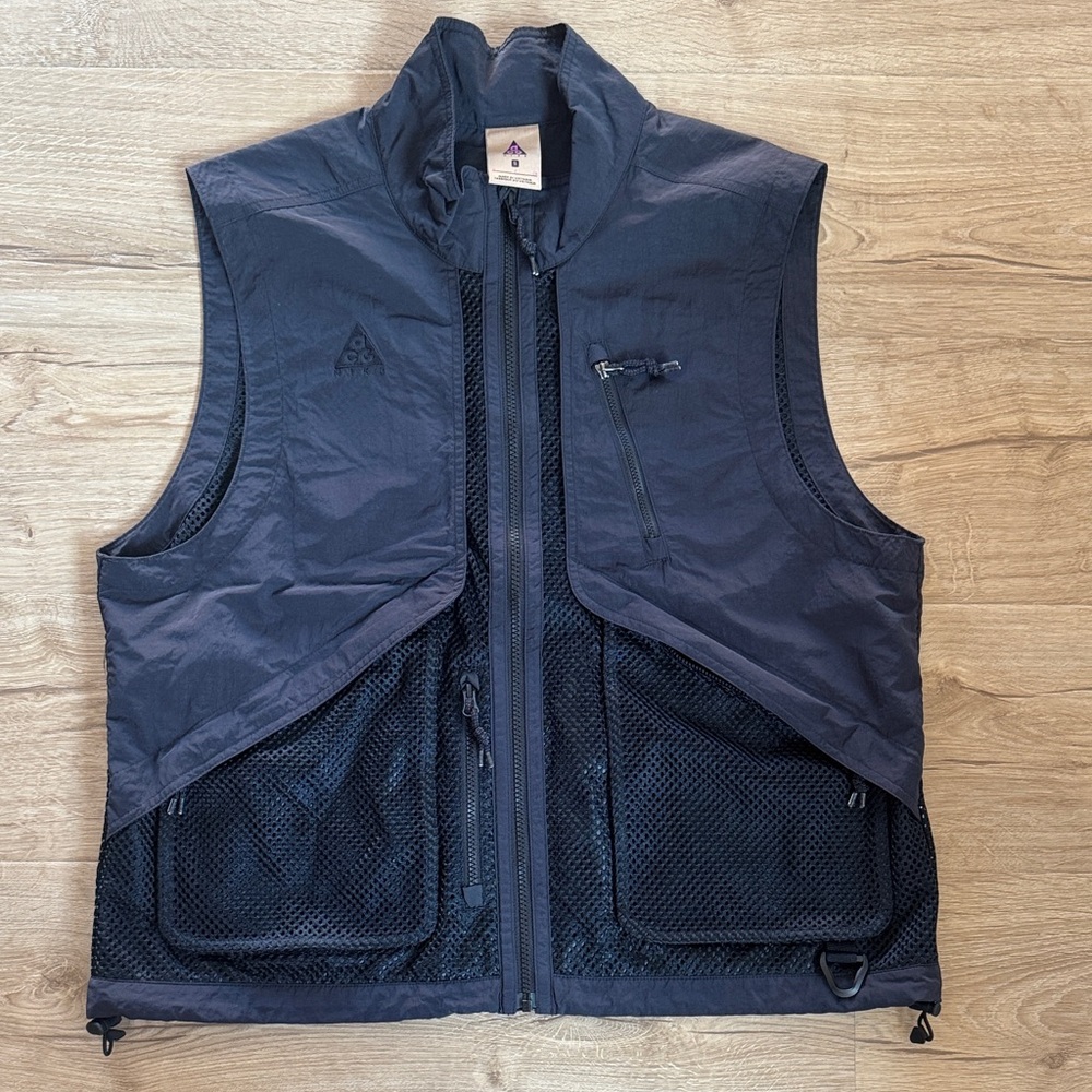 Men’s Nike ACG utility vest black size small